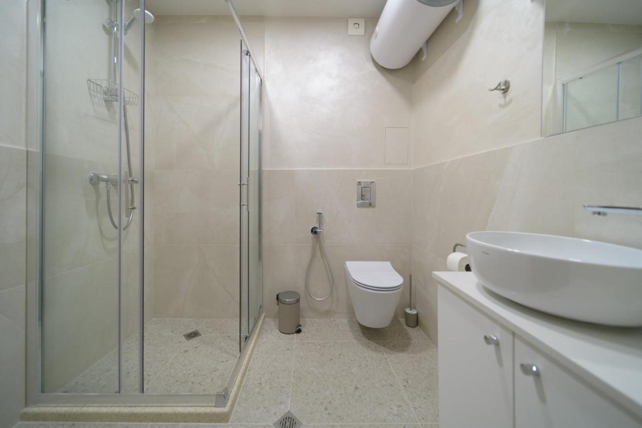 Magdalena Apartment - Two Bathrooms, Perfect City Center Варна Екстериор снимка